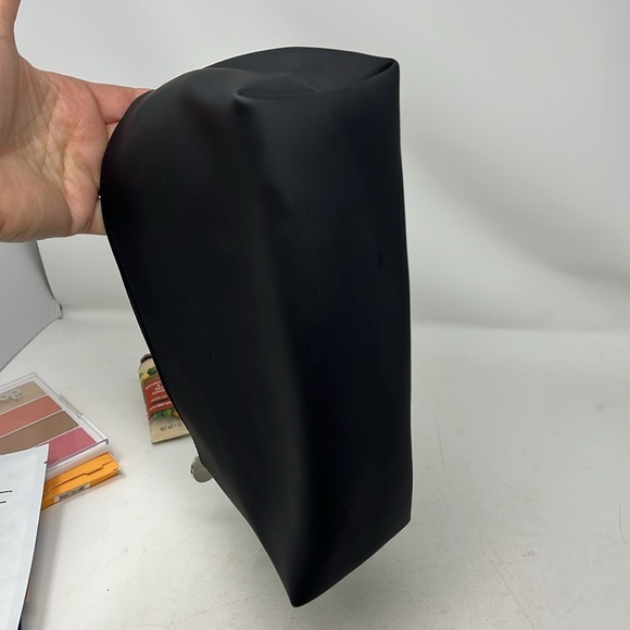 GIVENCHY PARFUM POUCH WITH BEAUTY BUNDLE HAIR FACE EYE MASKS SUNSCREEN ALL NEW - Picture 12 of 16